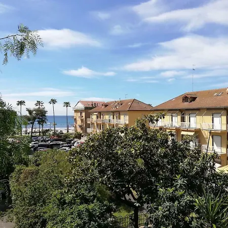 Apartament Alloggio Fronte Mare *