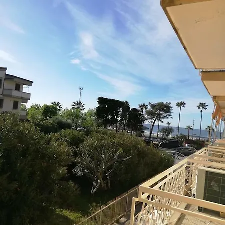 Alloggio Fronte Mare Apartament Marina dʼAndora