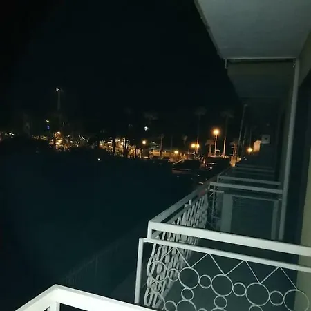 Alloggio Fronte Mare Apartament